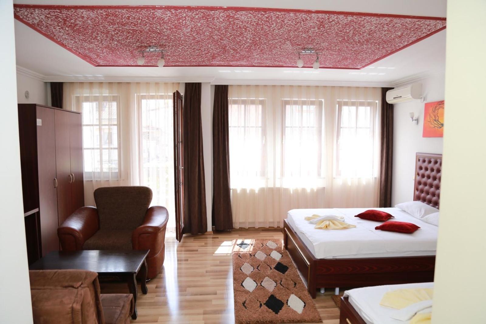 Hotel Venisi 普里兹伦 外观 照片