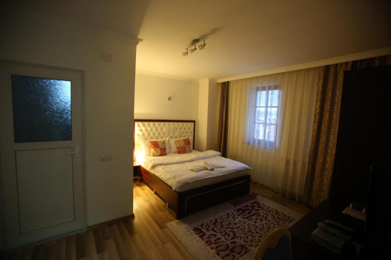 Hotel Venisi 普里兹伦 外观 照片